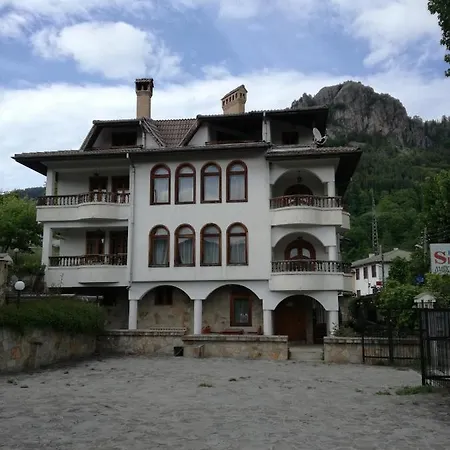 Hotel Family Silver